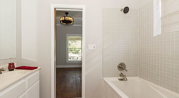 15_3504-w-edison-street-tulsa-real-estate-for-sale-bathroom_700