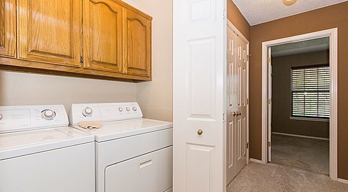 17-2_4012-e-87th-place-tulsa-real-estate-for-sale-laundryroom_700