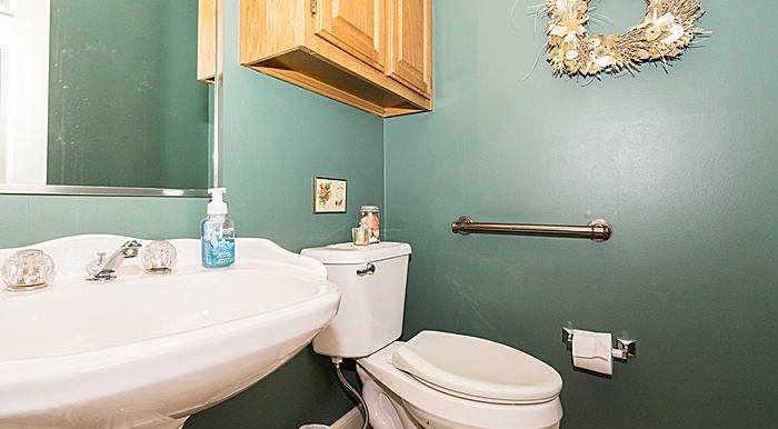 18_4012-e-87th-place-tulsa-real-estate-for-sale-halfbath_700