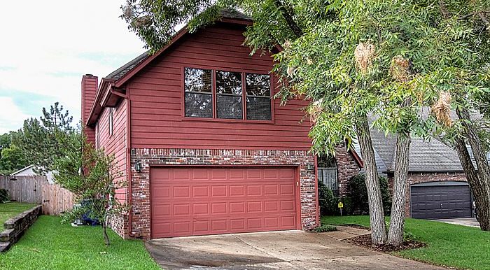 24_4012-e-87th-place-tulsa-real-estate-for-sale-garage_700