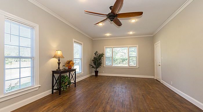 3_3504-w-edison-street-tulsa-real-estate-for-sale-livingroomdiningroom_700