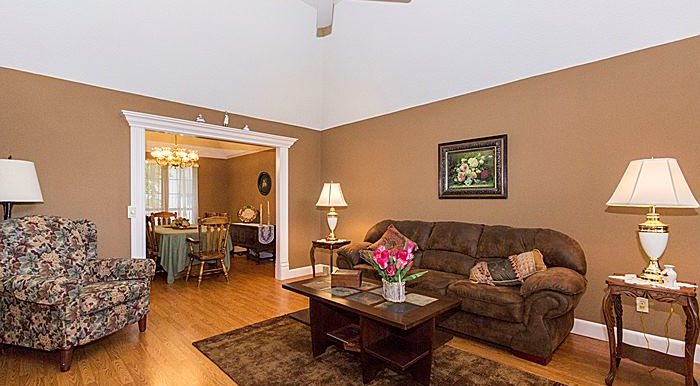 4_4012-e-87th-place-tulsa-real-estate-for-sale-livingroom_700