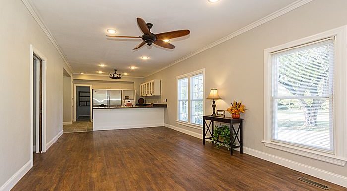 5_3504-w-edison-street-tulsa-real-estate-for-sale-livingroomdiningroom1_700