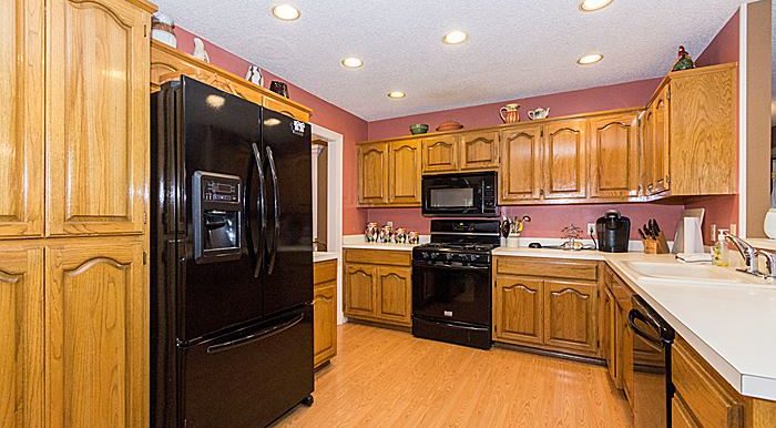 5_4012-e-87th-place-tulsa-real-estate-for-sale-kitchen1_700