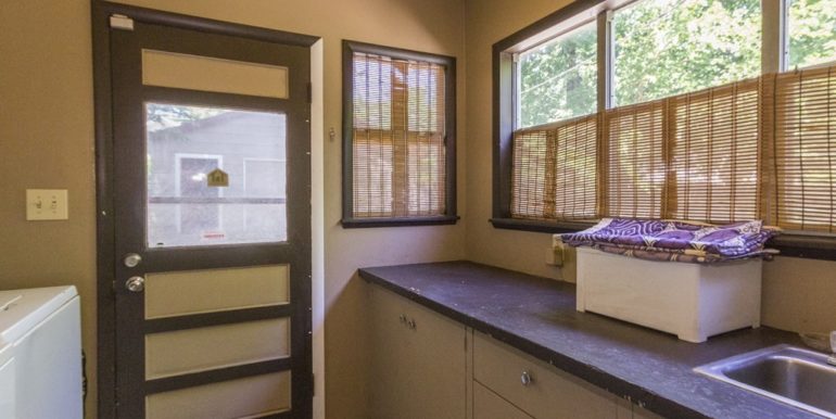 Owen Park Real Estate for Sale - 512 N Quanah Avenue Tulsa - 017_Laundry Room