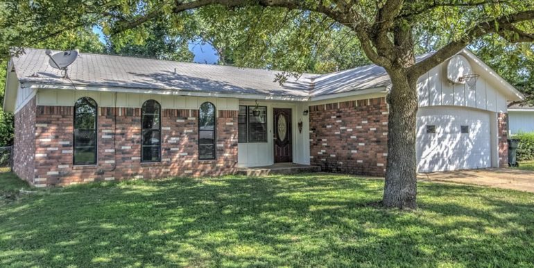 Sapulpa Real Estate for Sale - 1810 S Muskogee Street - 002_Front of Home