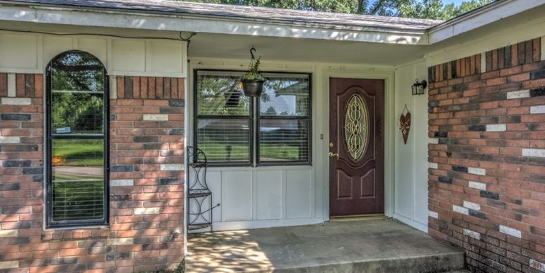 Sapulpa Real Estate for Sale - 1810 S Muskogee Street - 003_Porch