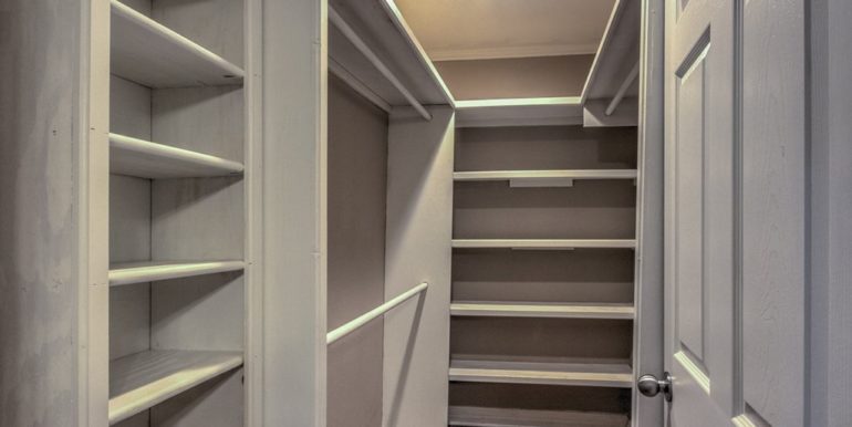 Owen Park Real Estate for Sale - 508 N Santa Fe Avenue - 018_Master Closet