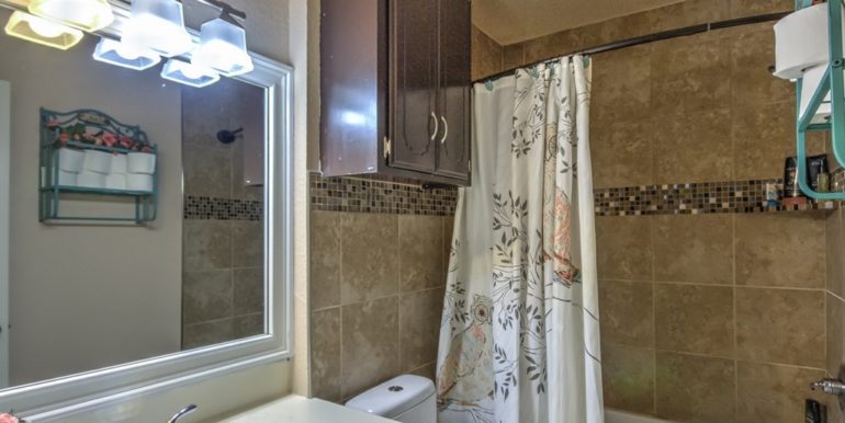 Sapulpa Real Estate for Sale - 1810 S Muskogee Street - 023_Bathroom