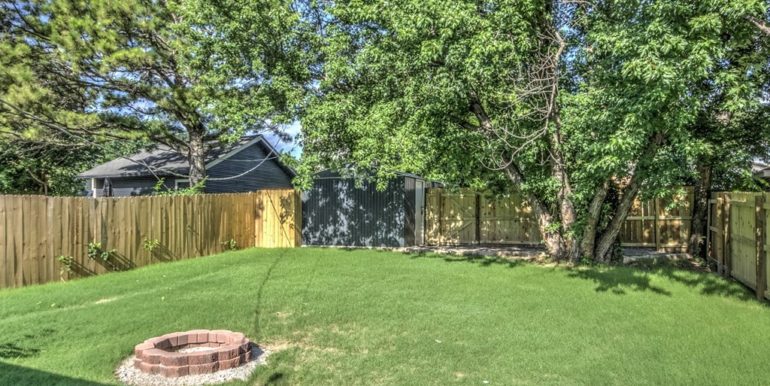 Owen Park Real Estate for Sale - 508 N Santa Fe Avenue - 026_Back Yard