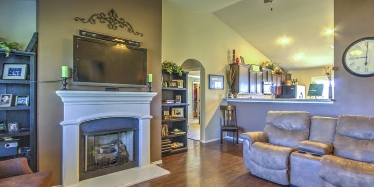 Glenpool Real Estate for Sale - 686 E 147th Street S - 007_Living Room