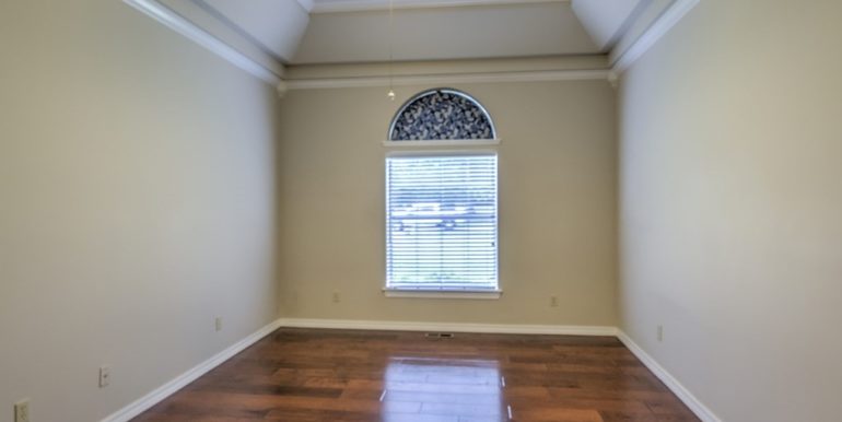 Claremore Real Estate for Sale - 608 1/2 Blue Starr Dr - 017_Master Bedroom