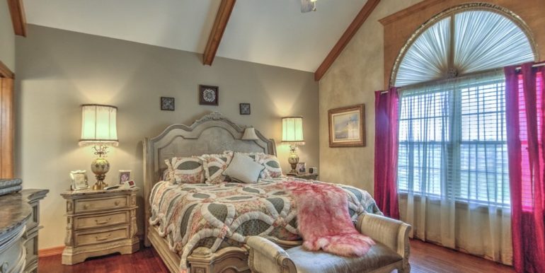 Pryor Real Estate Acreage for Sale | 1661 W 470 Road - 017_Master Bedroom