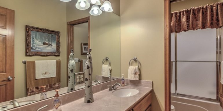 Pryor Real Estate Acreage for Sale | 1661 W 470 Road - 021_Bathroom