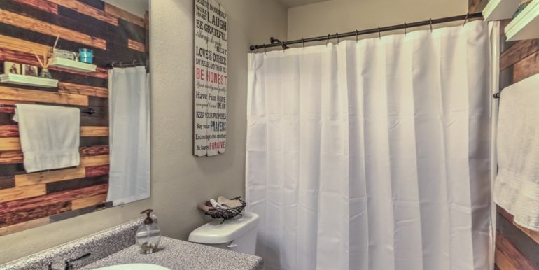 Glenpool Real Estate for Sale - 686 E 147th Street S - 022_Hall Bathroom