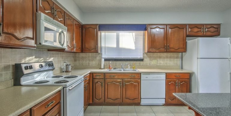 Tulsa Real Estate for Sale | The Unique Properties Team | 10916 E 20th Street Tulsa - 010_Kitchen