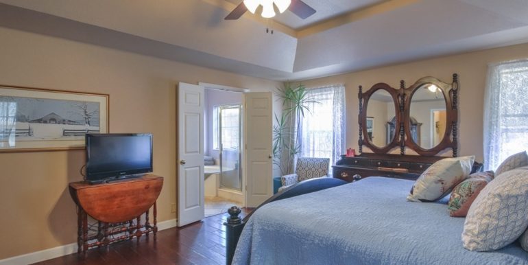 Broken Arrow Real Estate for Sale | 4321 S Aspen Place | The Unique Properties Team | 020_Master Bedroom