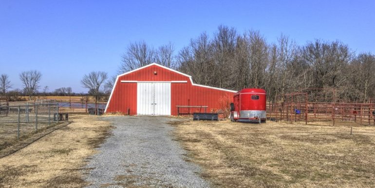 Land For Sales in Adair Oklahoma - The Unique Properties Team - 2526 W 430 Road - 031_Barn