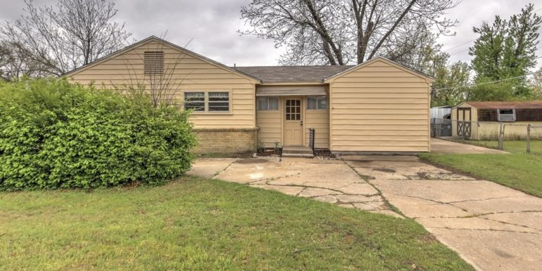 Tulsa Real Estate for Sale | 456 S 79th East East Avenue | The Unique Properties Team | 023_Side of Home