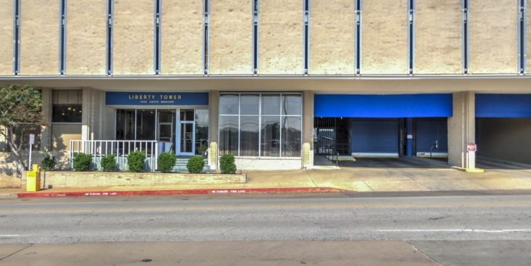 Liberty Towers Tulsa Condo For Sale | 1502 S Boulder Avenue #21L | Unique Properties OK | 001_Front Entrance