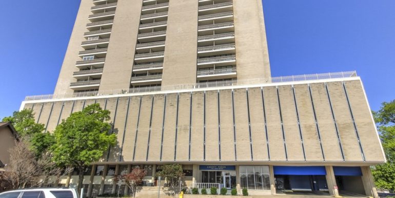 Liberty Towers Tulsa Condo For Sale | 1502 S Boulder Avenue #21L | Unique Properties OK | 002_Front