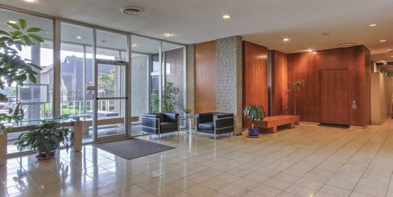 Liberty Towers Tulsa Condo For Sale | 1502 S Boulder Avenue #21L | Unique Properties OK | 003_Lobby