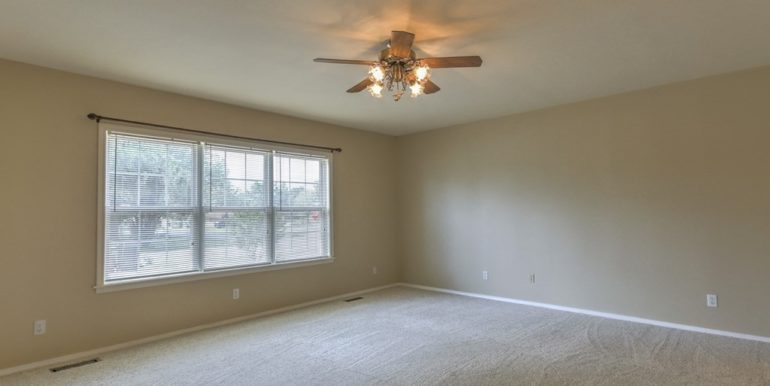 Sand Springs Real Estate for Sale | 509 W 47th Street | The Unique Properties Team | 012_Family Room