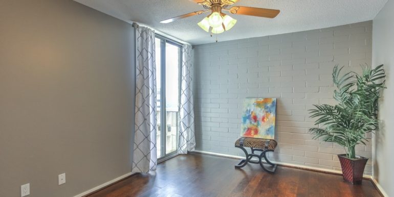 Liberty Towers Tulsa Condo For Sale | 1502 S Boulder Avenue #21L | Unique Properties OK | 016_Bedroom