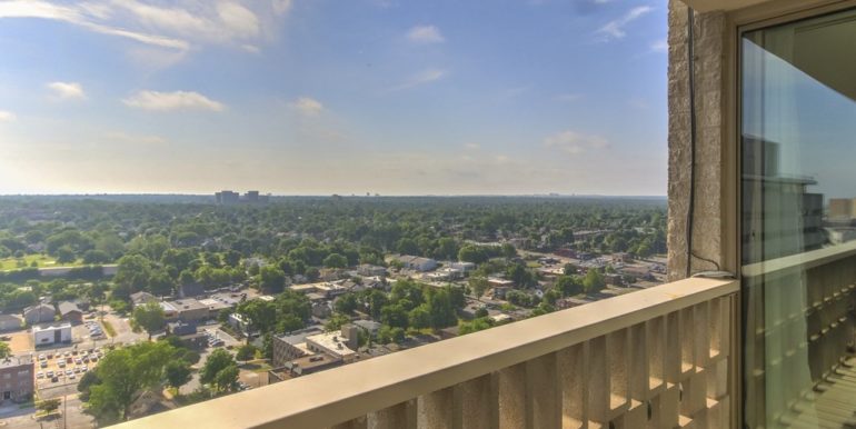 Liberty Towers Tulsa Condo For Sale | 1502 S Boulder Avenue #21L | Unique Properties OK | 021_Deck