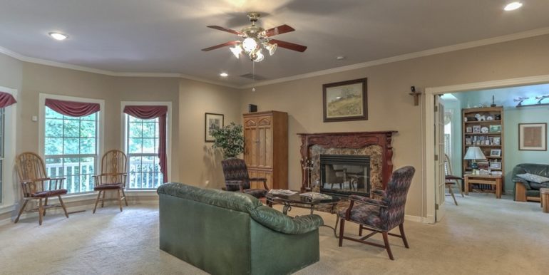 Owasso Real Estate for Sale | 18508 E 96th St N Owasso | Unique Properties | 010_Living Room