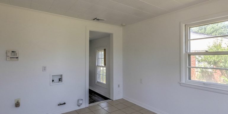 Tulsa Real Estate For Sale | 6325 E 4th Place | The Unique Properties Team | 017_Utility Room