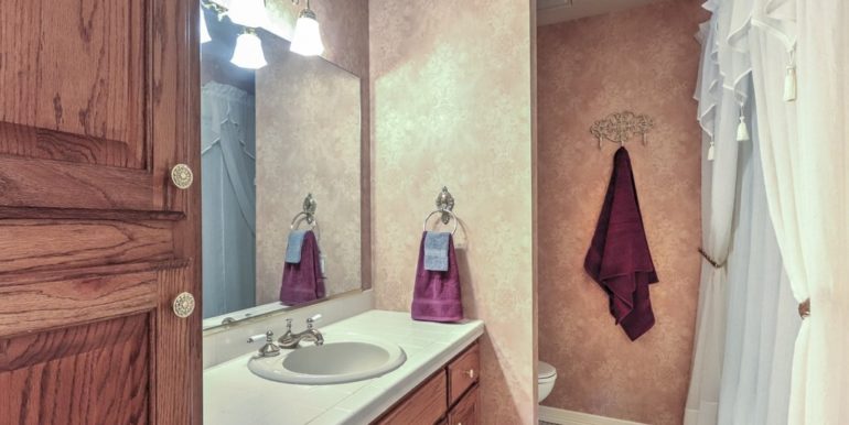 Owasso Real Estate for Sale | 18508 E 96th St N Owasso | Unique Properties | 027_Bathroom