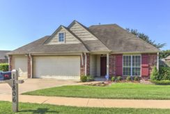 Jenks Real Estate for Sale | 11806 S Holley St, Jenks | Unique Properties | 1