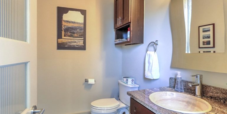 Midtown Tulsa Cherry Street Real Estate for Sale | 1419 S Rockford Avenue #C | Unique Properties | 021_Bathroom