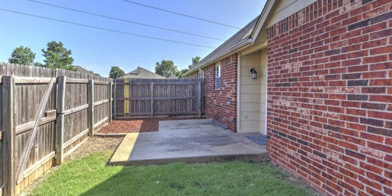 Jenks Real Estate for Sale | 11806 S Holley St, Jenks | Unique Properties | 025_Side Patio