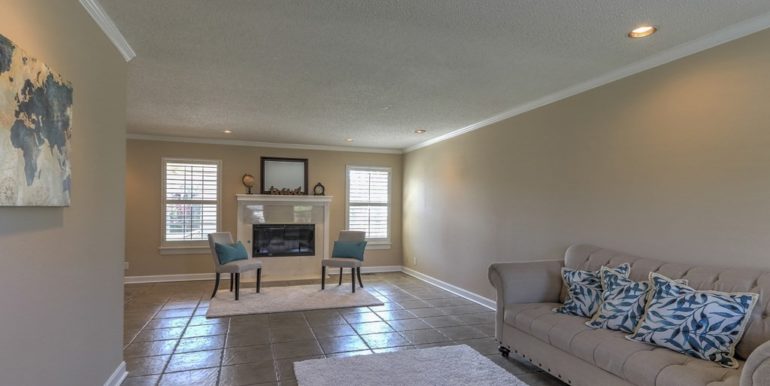 Owasso Real Estate for Sale | 12712 E 78th Street North | Unique Properties | 004_Living Room