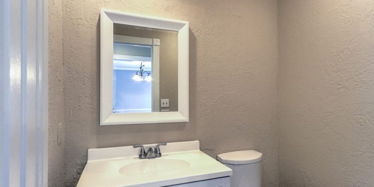 Owasso Real Estate for Sale | 12712 E 78th Street North | Unique Properties | 015_Half Bathroom