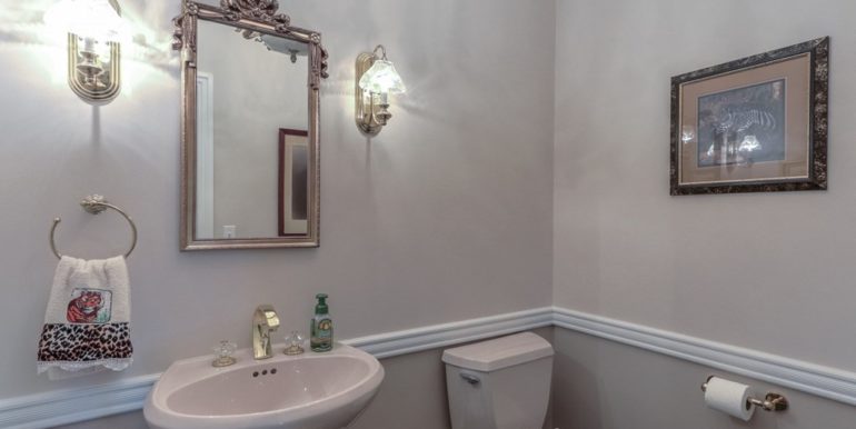 Owasso Real Estate For Sale | 17824 E 92nd Street North | Unique Properties | 023_Half Bathroom