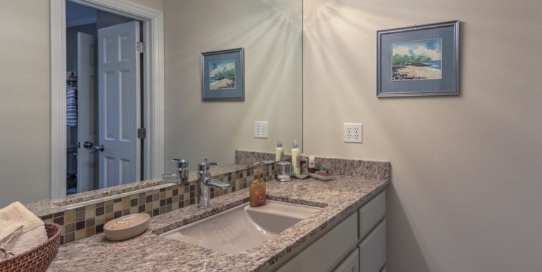 Owasso Real Estate For Sale | 17824 E 92nd Street North | Unique Properties | 028_Bathroom