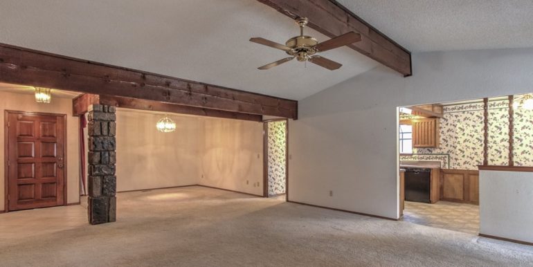 Broken Arrow Real Estate for Sale | 7305 S Peach Ave | Unique Properties | 006_Living Room