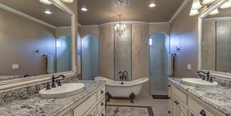 Broken Arrow Luxury Real Estate for Sale | 28865 E 25th Pl S | Unique Properties | 020_Master Bathroom