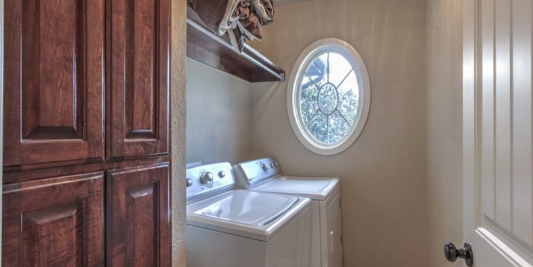 Claremore Real Estate for Sale | 25488 Stonebridge Parkway | Unique Properties | 025_Laundry Room