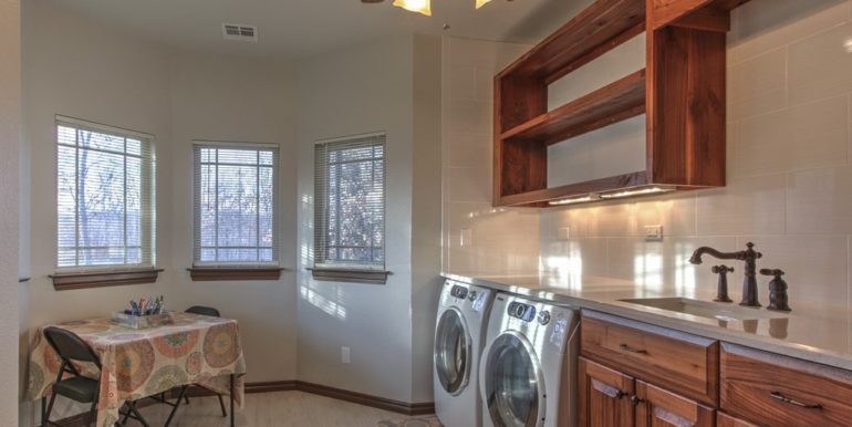 Claremore Real Estate for Sale | 16702 Neel Drive | Unique Properties | 030_Laundry Room