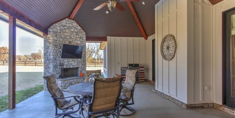 Broken Arrow Luxury Real Estate for Sale | 28865 E 25th Pl S | Unique Properties | 033_Back Patio