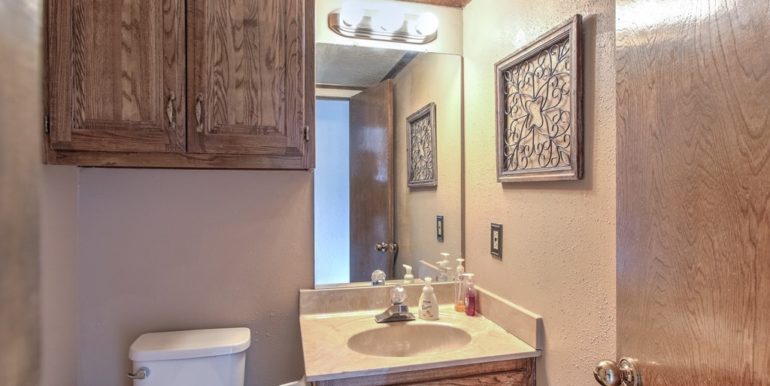 Broken Arrow Real Estate for Sale | 3313 W Richmond St | Unique Properties | 019_Half Bathroom