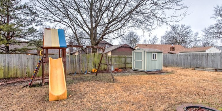 Tulsa Real Estate for Sale | 3444 S 148th East Pl | Unique Properties | 028_Back Yard