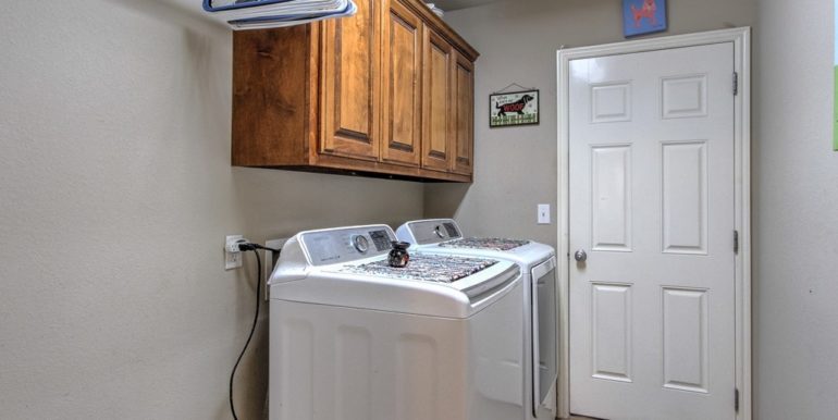 Tulsa Real Estate for Sale | 18609 E 50th Place | Unique Properties | 016_Laundry Room