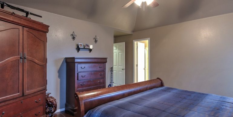 Tulsa Real Estate for Sale | 9028 E 99th Street | Unique Properties | 020_Master Bedroom