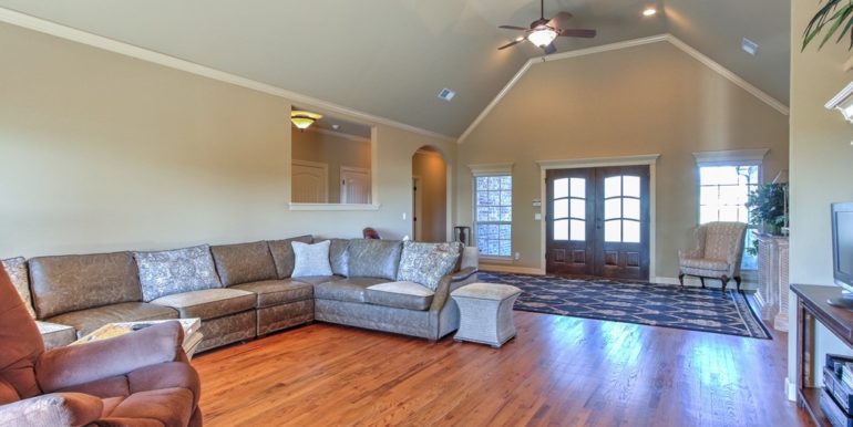 Sand Springs Real Estate for Sale | 195 S. 257th West Ave | Unique Properties | 008_Living Room