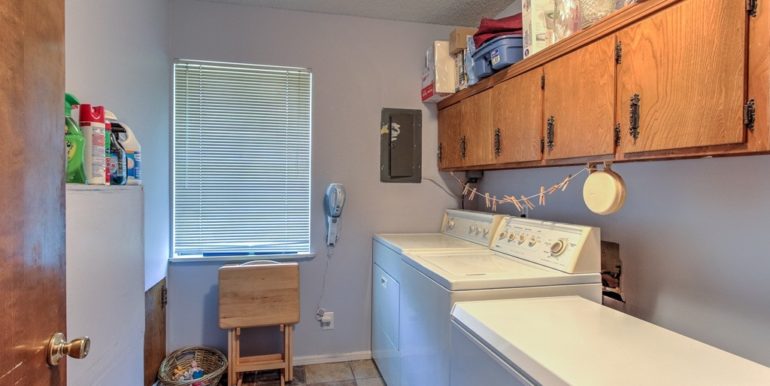 Inola Real Estate for Sale | 310 A St NW | Unique Properties | 014_Laundry Room